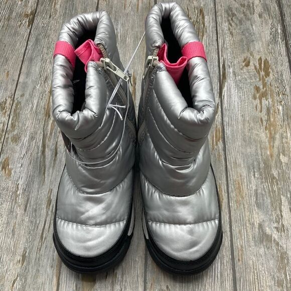 Toddler Girl Winter Puffy Snow Boots & Hat With Pom Poms Size 13 - Picture 2 of 10